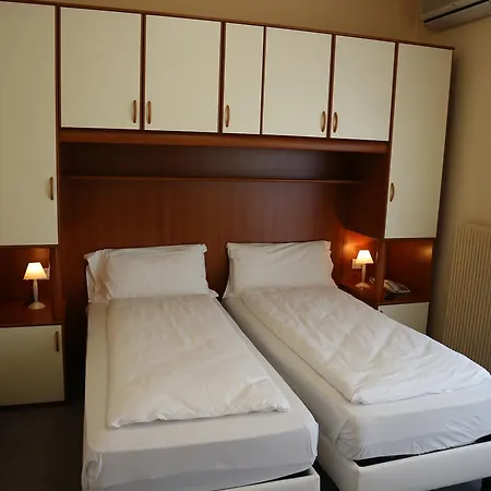 Bristol 3*